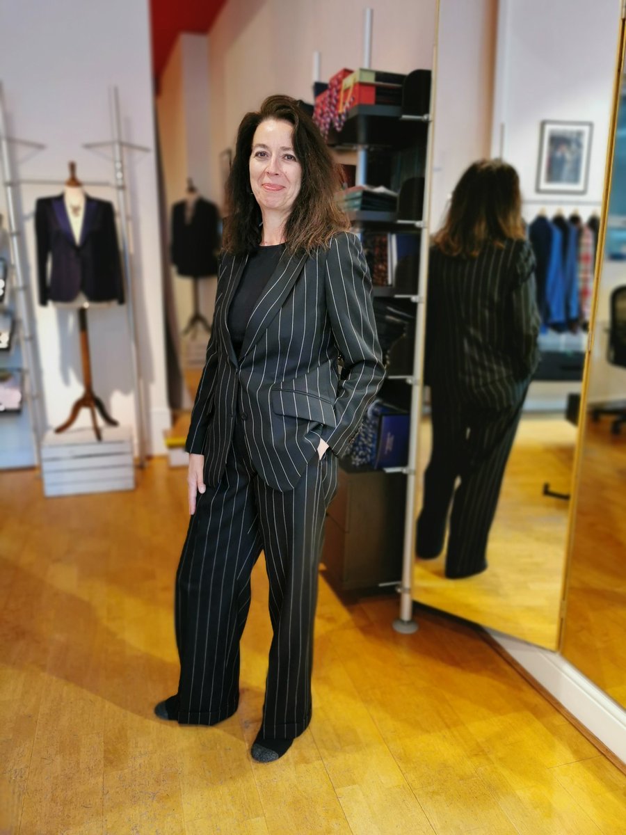 It was an absolute pleasure tailoring Fizz's amazing black and white chalk stripe suit. Wide leg trousers with exaggerated turn ups and a super smart but comfortable single breasted jacket.

#Bespoke #ladiesbespoke #womenswear #tailor #style #design #inspiration #Britishmade