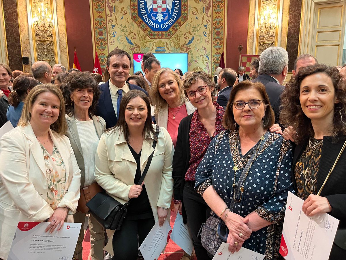 El lunes22 @unicomplutense entregó ls diplomas #ExcelenciaDocente 10 profesor@s @ffarmaciaUCM han sido galardonados🏆Enhorabuena #IreneBravo #PalomaCanto #CristinaContreras #ElisaFernandez #AlexandraIbañez #PilarIniesta #MaríaLinares #PatriciaMorales #JesusPla #MercedesVillacampa