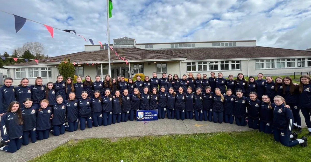 Our U14 ladies panel are all kitted and set for their Leinster A final today v Portlaoise.  Thanks to Rohan Transport who sponsored their gear. Throw in @12 in Gracefield, Portarlington. Best of luck girls 🩷💙