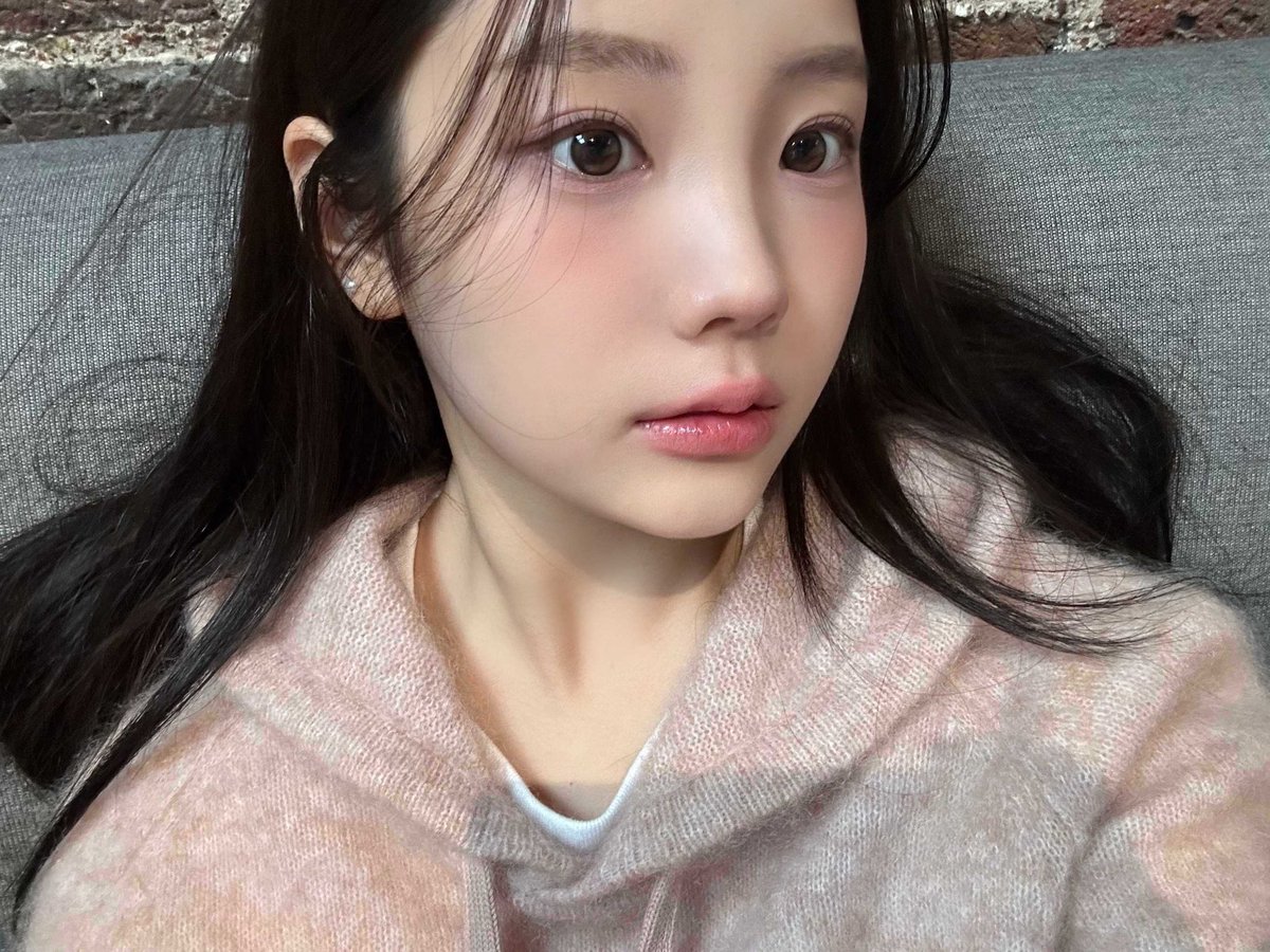 #WONHEE but as you scroll she gets older ୨ৎ

— a thread