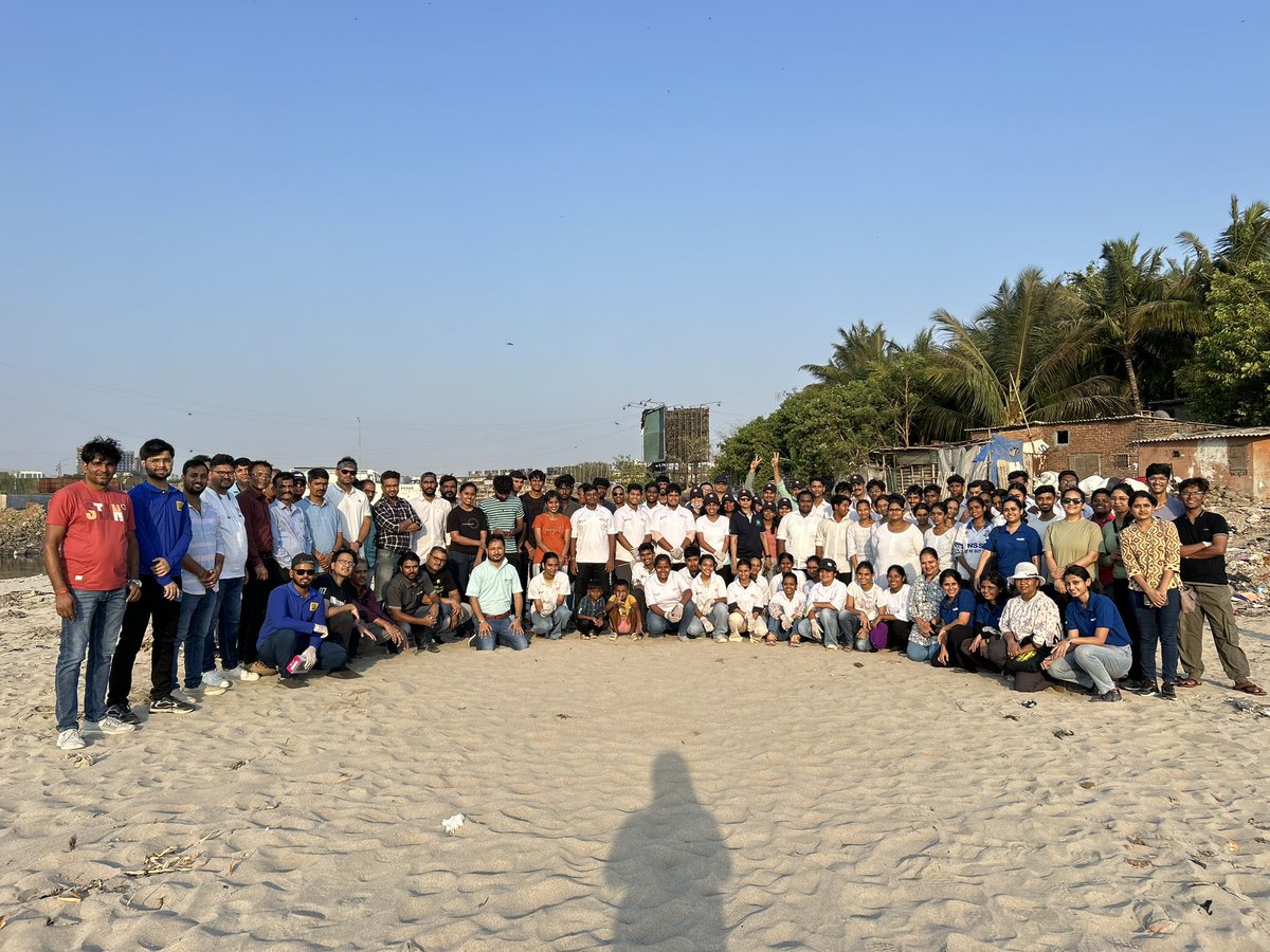 WEEK 327: #BeatPlasticPollution #MithiRiverCleanUp On the occasion of International Mother Earth day we conducted a clean-up drive in collaboration with the Maharashtra Plastic Action Partnership (M-PAP) of the @wef @KalambeMalhar @UNinIndia @UNDP_India @UNVAsiaPacific