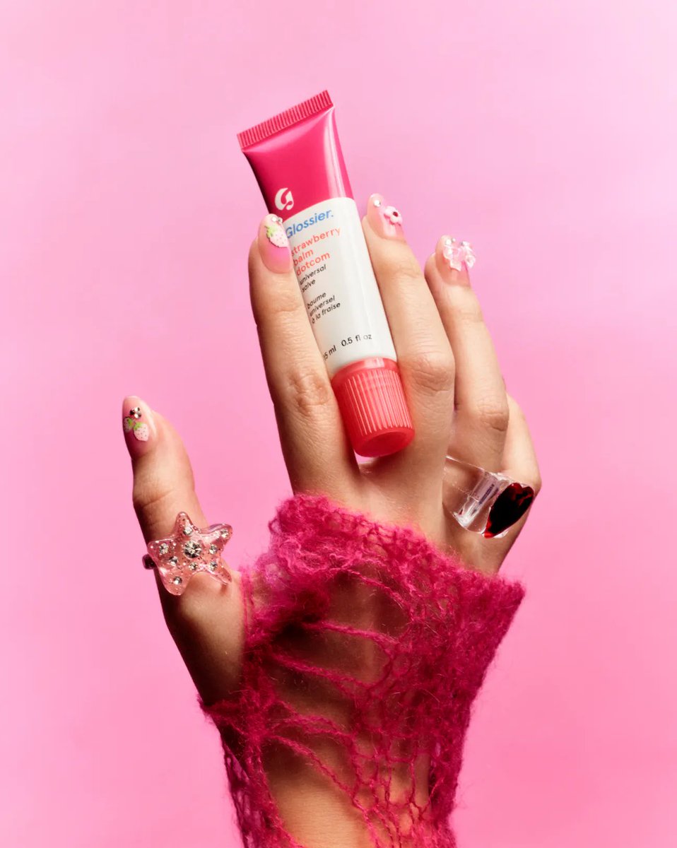 baewithglossy's tweet photo. #Preorder
Glossier Balm dotcom in Strawberry

สูตรเหมือนเดิมแต่มาในกลิ่นใหม่ มีสีแดงอ่อน ๆ ค่ะ

ราคา 850 บาท
ส่งฟรี EMS นะคะ🍓🦢 https://t.co/MMyvMiOaUy