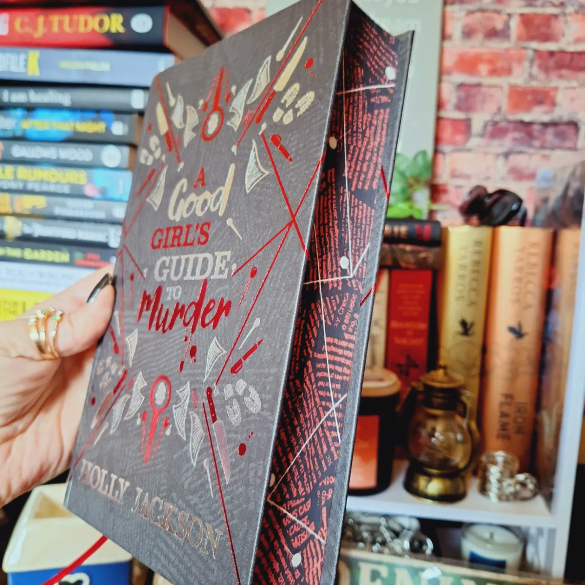 I should probably go on a book buying ban... but I won't!

Treated myself to this special edition of Holly Jackson's #agoodgirlsguidetomurder published by <a href="/HarperCollinsUK/">HarperCollinsUK</a> 

Picked up on via their TikTok shop... ssshhh... don't tell X! 👀

I wonder what book I'll buy next based