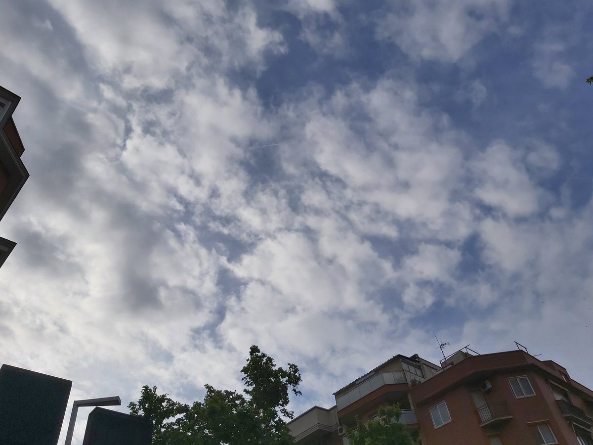 #Barcelona #Sequíainducida #manipulaciónclimática deshaciendo nubes de lluvia. Normalizado por los mienterólogos y massmedia vendidos @som3cat @eltempsTV3 @MeteoMauri @gemmapuigf @ElTiempoes @AEMET_Esp @tiempobrasero @MedioAmbienteSV @accioclimatica @govern #Agenda2030Criminal