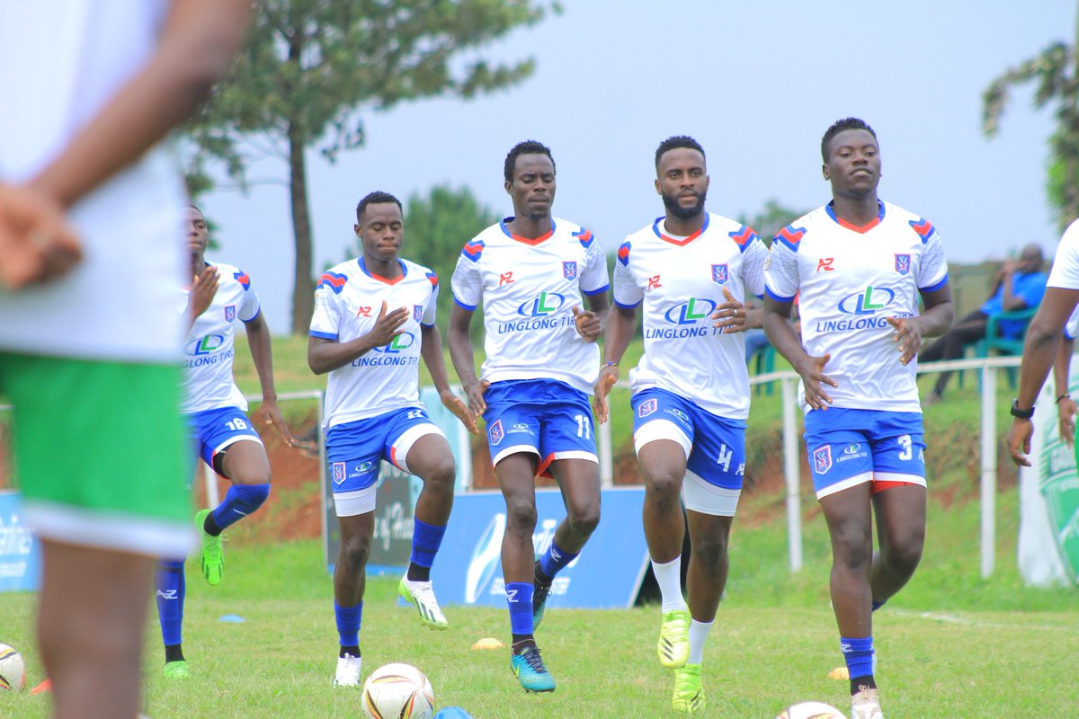 SCVillaJogoo's tweet photo. Putting in the Final Hardwork ahead of Kickoff!

#GADSCV
#TheJogoos🔵 https://t.co/f5tiNFOnLf