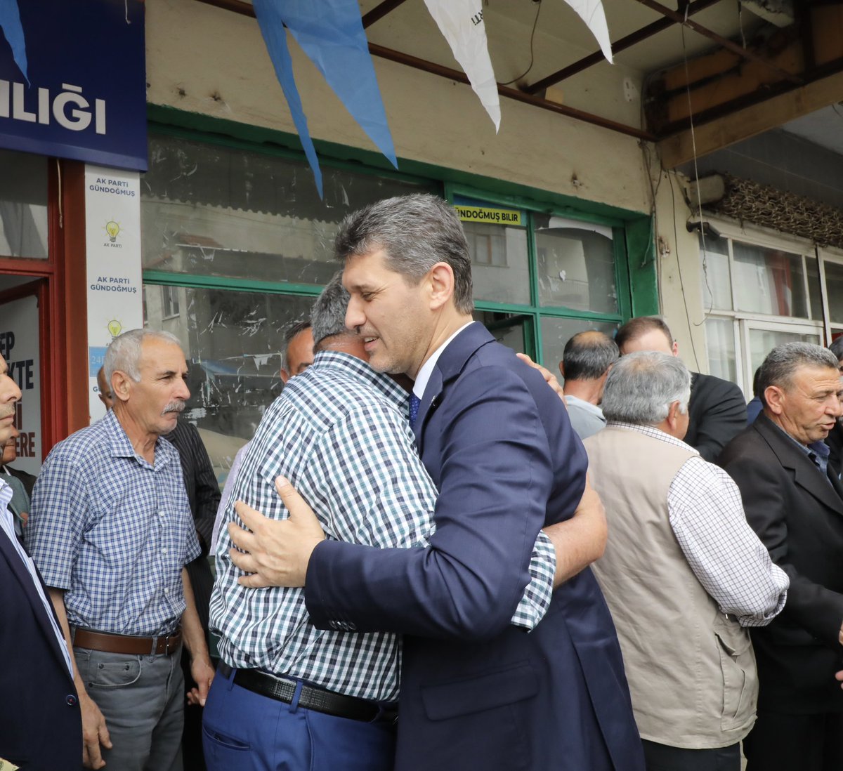 📍Gündoğmuş İlçe Başkanlığımızı ziyaret ettik. Seçim dönemi boyunca çalışmalarından ötürü dava arkadaşlarımıza teşekkür ederim.