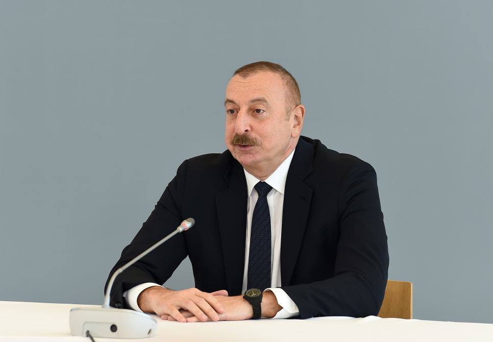 Le président azerbaïdjanais Aliev a déclaré que l'Arménie pourrait devenir un destinataire du gaz de l'Azerbaïdjan.

#Pashinyan #Aliev #HautKarabakh #ArmenianGenocide #Armenian #Azerbaijani