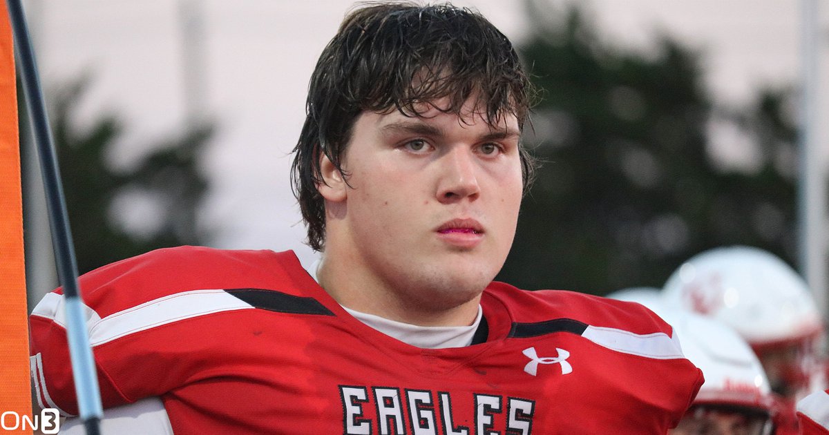 Harrisburg's Kevin Brown and Cumberland Valley's Tyler Merrill both rank among the best offensive line prospects in the country for 2026. What makes them special? On3 Scouting Director @CharlesPower explains. Link: on3.com/teams/penn-sta…