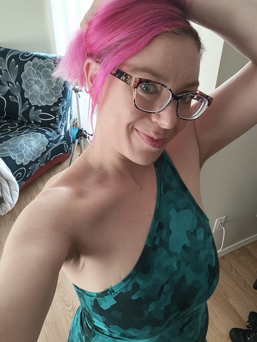 Guess I'll be wearing glasses again today while I attempt to rehydrate the contacts I left out 😂😂   Why<a href="/tag/tgif"class="tags"><span>#tgif</span></a><a href="/tag/fridayvibes"class="tags"><span>#fridayvibes</span></a><a href="/tag/penny"class="tags"><span>#penny</span></a><a href="/tag/workingfortheweeke"class="tags"><span>#workingfortheweeke</span></a>