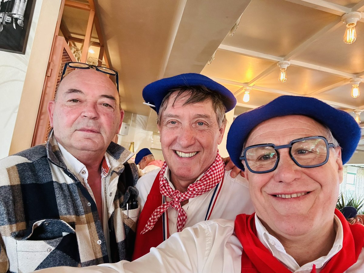 lefortdeshalles's tweet photo. Chapitre confrérie de la tête de veau de #Rungis au restaurant #ilMercato en présence du pdt @BistrotsCafes Alain Fontaine @LeMesturet et @PascalGonnord @tripierdefrance merci @BiereDeCambrais pour cette savoureuse bière @BrasseursFrance 👌🙏 https://t.co/zIY3f1CiL0