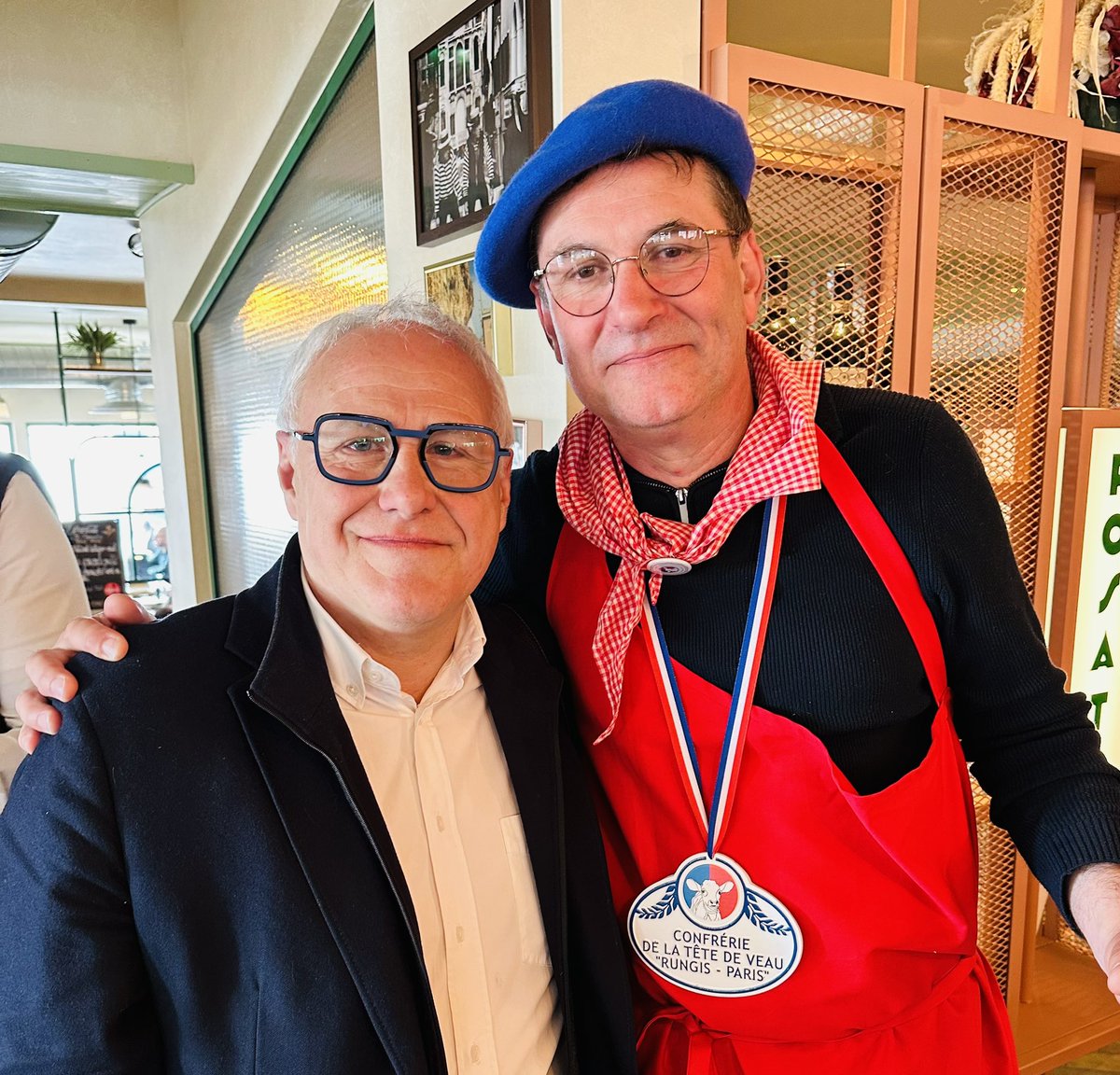 Chapitre confrérie de la tête de veau de #Rungis au restaurant #ilMercato en présence du pdt <a href="/BistrotsCafes/">Bistrots et Cafés de France</a> Alain Fontaine <a href="/LeMesturet/">Le Mesturet</a> et <a href="/PascalGonnord/">Pascal Gonnord</a> <a href="/tripierdefrance/">cntf</a> merci <a href="/BiereDeCambrais/">Durachta Stephane</a> pour cette savoureuse bière <a href="/BrasseursFrance/">Brasseurs de France</a> 👌🙏