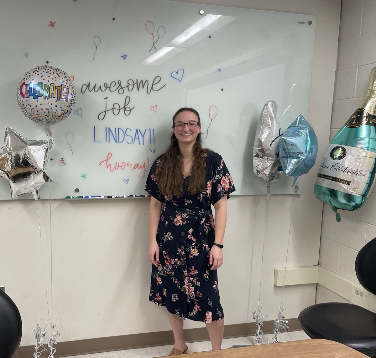 Another completed gateway exam for the lab!! Congratulations to Lindsay for passing her exam last week!! 🎉🎉 Now on to applying droplets for RI measurements! 💧🔬🥽