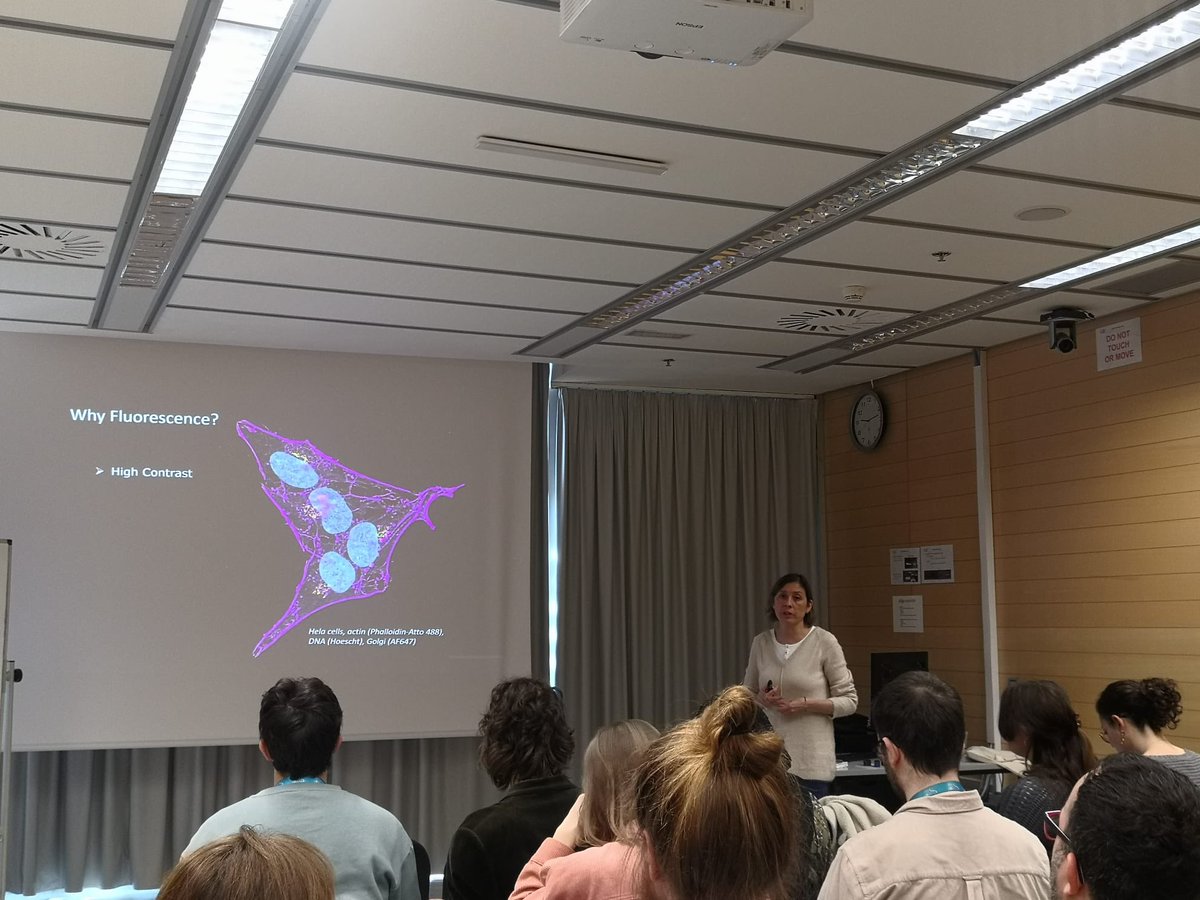 It’s the week of the Quantitative Light Microscopy Course @ CRG! Five days learning all about optical microscopy and its different modalities and applications, led by @NadiaHalidi #CRGTraining