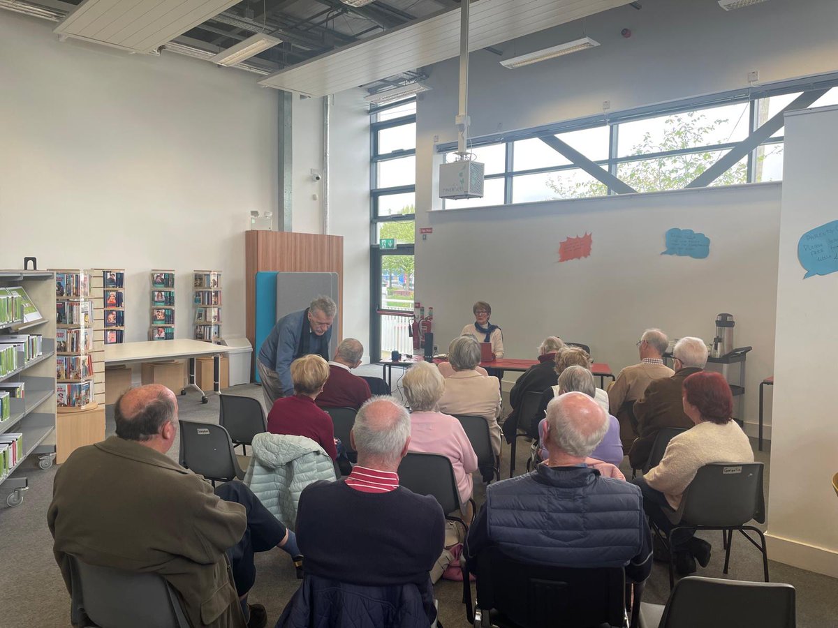 Carrigaline library hosted their monthly gramophone recital this morning. The next and finalmeeting before the summer break will take place on Thursday 16th May at 11am. Refreshments will be served. All are welcome to attend! #carrigalinelibrary @LibrariesIre