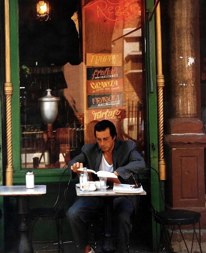 💚 It's Al Pacino's birthday! Here he is at the iconic Caffe Reggio in New York, photographed by Annie Leibovitz for the October 1989 issue of Vanity Fair. 💚