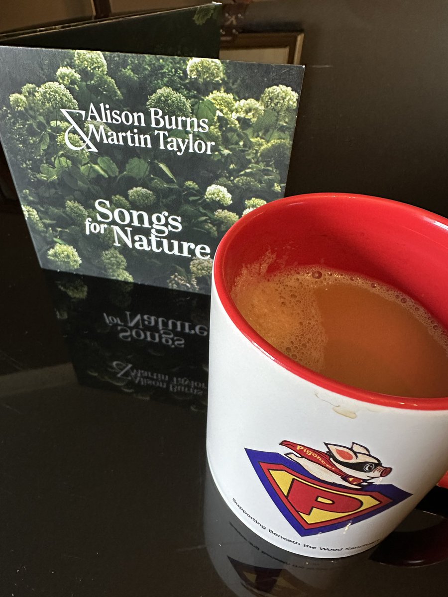 Physical copies of my new album ‘Songs for Nature’ have just arrived! Music by Martin Taylor & me, mug by @BTWsanctuary and cappuccino tea also by me! #SongsForNature #JazzDiva #Jazz #SingingPigoneer #Pigoneer #VeganJazzSinger