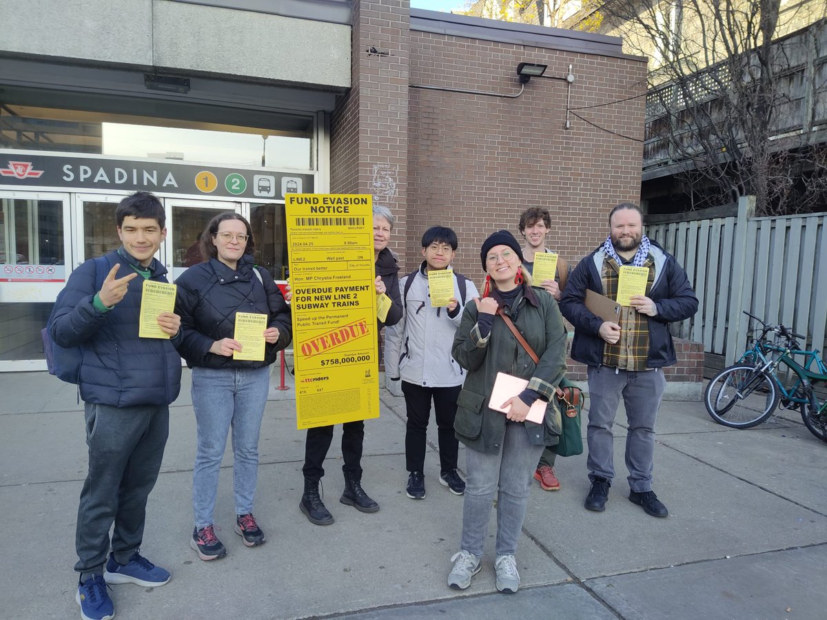 We just delivered a “fund evasion” ticket to Finance Minister @cafreeland It's time for MPs to stop evading their responsibility to fund the #TTC. Riders are asking federal MPs to chip in for new subway trains & speed up the Permanent Public Transit Fund. ttcriders.ca/fundevasion