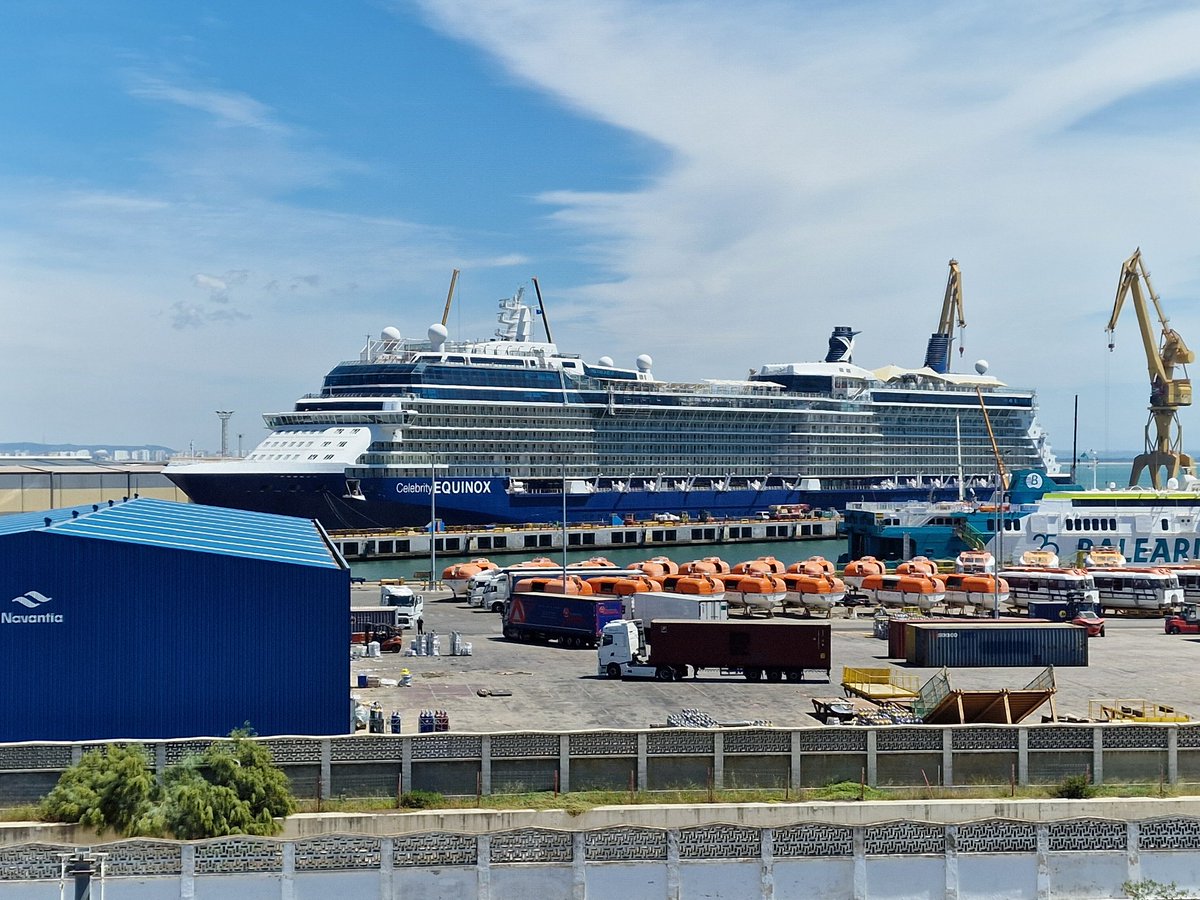 Just paid a visit to Celebrity Equinox in her dry dock her in Cadiz, last ship I saw here was Icon of the seas. #celebrityequinox #celebrity #celebritycruises #cruisenews