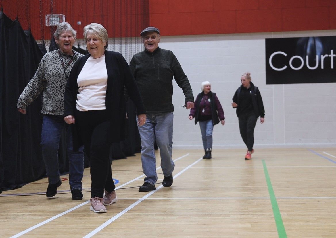 Friday 11.30pm – 12.30pm – Confidence Walk 🚶‍♂️ At Woodley Civic Hall SK6 1QG. Do you, or someone you know, need to improve their balance; gain confidence in walking, all while increasing fitness? More info buff.ly/2ZngENh @LifeLeisureUK #CommunityHealth #Wellbeing