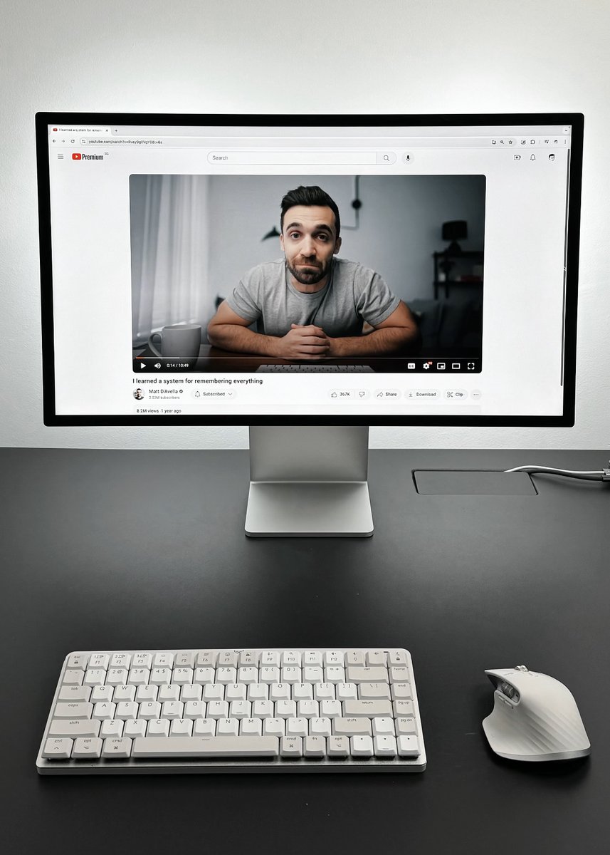 heyeaslo's tweet photo. Everyone should install Unhook for YouTube.

It removes your YouTube homepage, sidebar, comments, and more. https://t.co/HcX6QJTXDQ