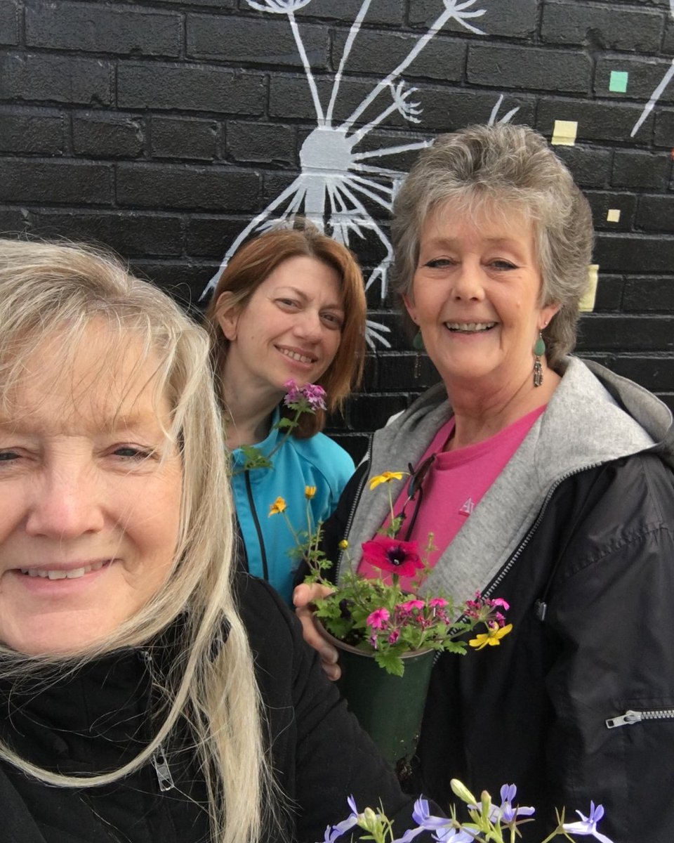 Our Avery Hall team had a great time passing out flowers in downtown Salisbury yesterday in honor of Earth Day! ❤️🌷🌎  It was great to stop by our local businesses! 

#happyearthday #bloomparade #supportlocal #weloveourcommunity