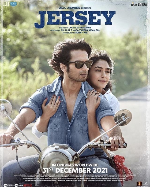 I’m on fear to slap #ShahidKapoor during #jersey Film time because he is my favourite person 😳😳😳😳