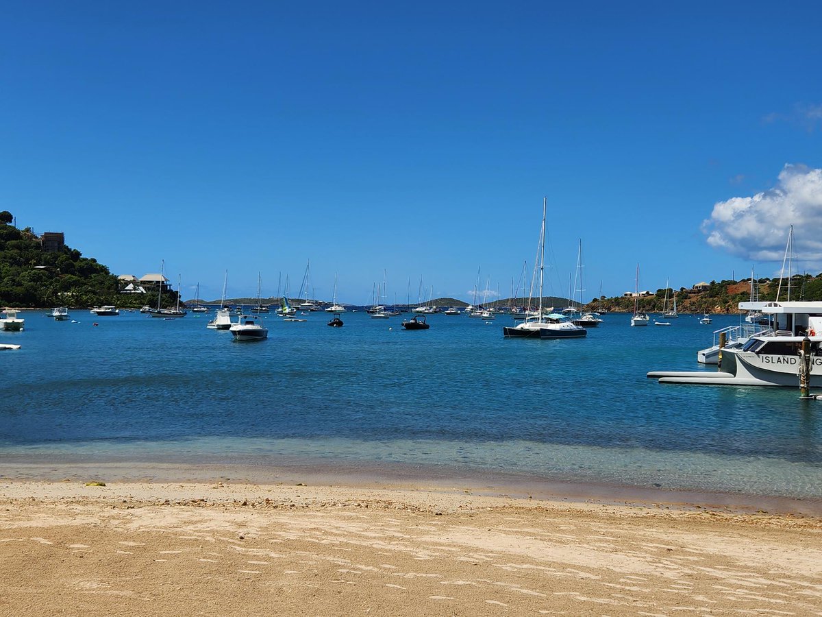 Setting sail with your business strategy? From my board leadership experience, here are key tips:
1️⃣ Unity in Vision
2️⃣ Leverage Diverse Strengths
3️⃣ Feedback Loops
4️⃣ Set Clear Milestones
5️⃣ Tools &amp; Training
🎉 Celebrate Successes
#Leadership #BusinessStrategy #TeamSuccess