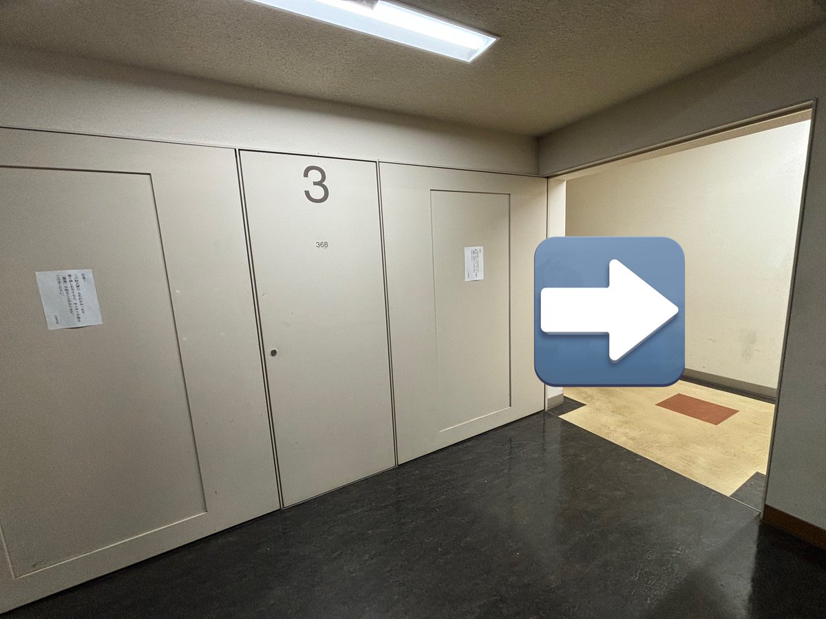 icunesco's tweet photo. 【部室への行き方】

写真1枚目：ファミマがある方のD館(西棟)に入る
↓
2枚目：ベンチ横を左手に進む
↓
(階段かエレベーターで3階へ)
↓
3枚目：3階踊り場を右へ進む
↓
4枚目：左奥の部屋に入る https://t.co/8Ud2TY9e86
