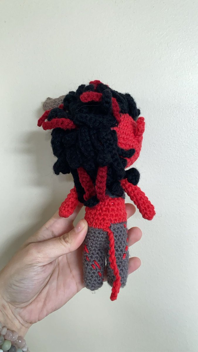 i crocheted a small karlach !!!!!!!!!!!!!