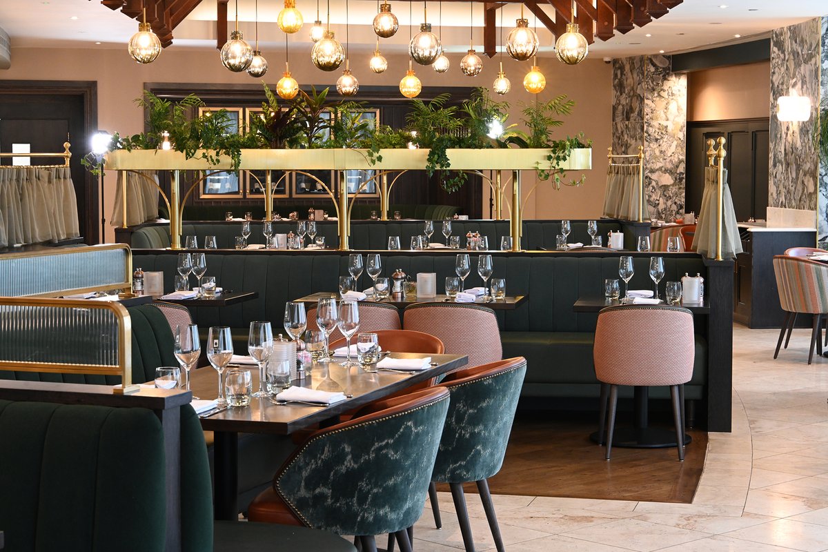 Fota Restaurant 🌳 Dine in our in-house, luxurious restaurant. Exciting flavors await at Fota Restaurant, where culinary excellence meets breathtaking surroundings. 🌿 Make a reservation fotaisland.ie/fota-restauran…