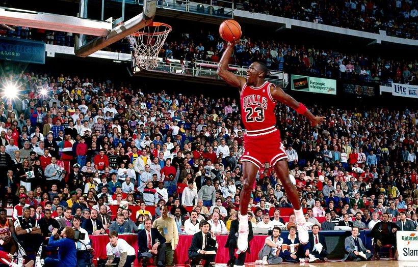 Ticaret Bakanlığı, mevzuata uygun şekilde gümrük işlemi tamamlanmadığı için gümrükte terk edilen ABD’li eski basketbolcu Michael Jordan imzalı 3 çift spor ayakkabıyı 5 milyon liraya satışa çıkarttı. #SonDakika #perletti #25Nisan1915 #faiz #faizkararı