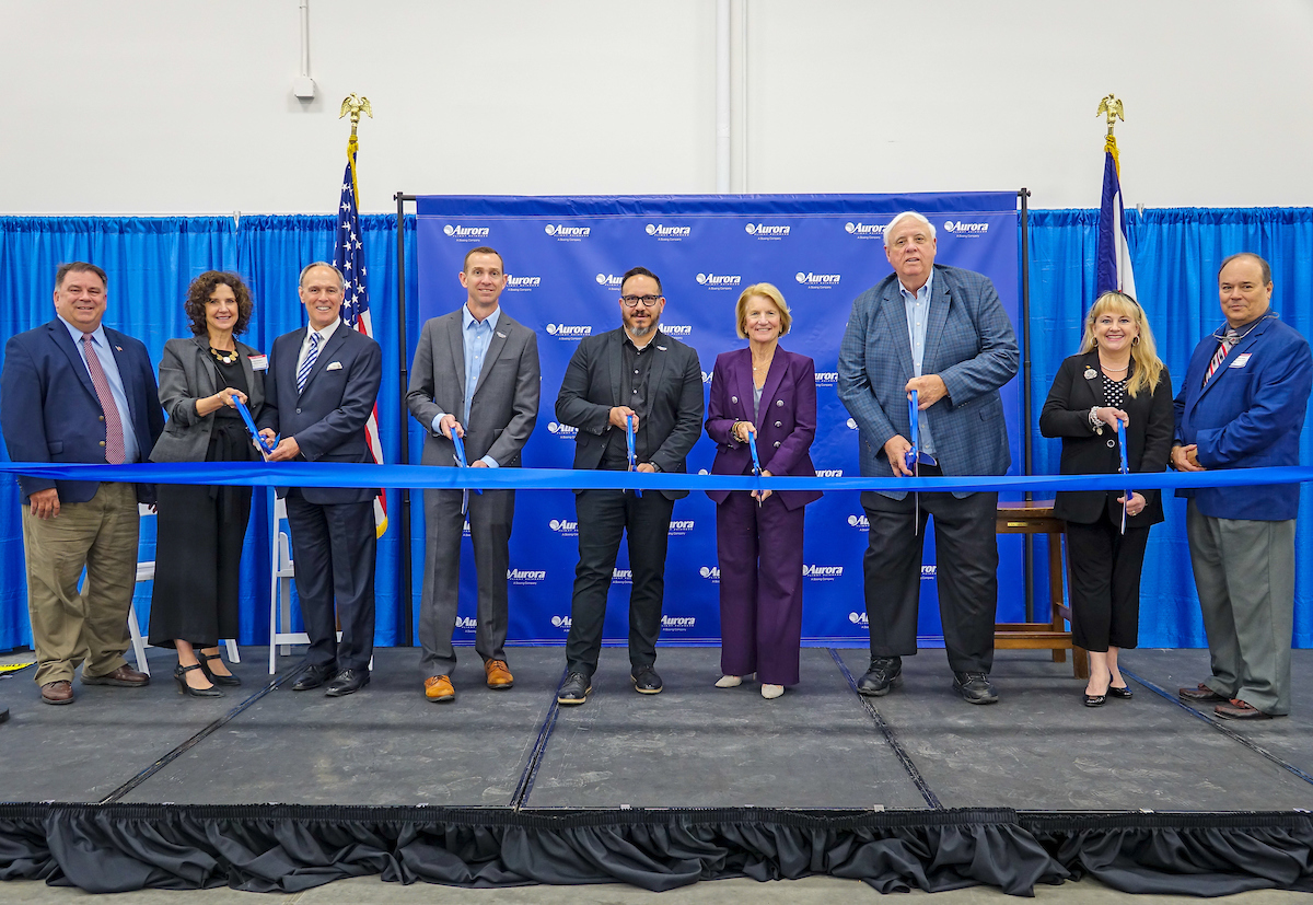 We recently celebrated the grand opening of an expansion of our advanced #manufacturing facility in Bridgeport, WV. This new space supports growth across both current production programs and new opportunities in the #aerospace industry. #YesWV More: aurora.aero/2024/04/24/aur…