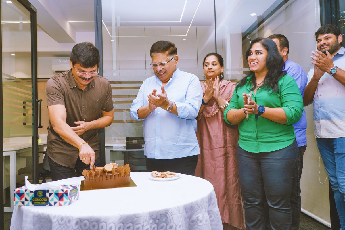 Ace Producer #AlluAravind garu and our @GeethaArts team celebrated the birthday of Massive Blockbuster Director #BoyapatiSrinu garu🥳✨ Here's to many more years of success and good health❤️ #HBDBoyapatiSrinu #HappyBirthdayBoyapatiSrinu