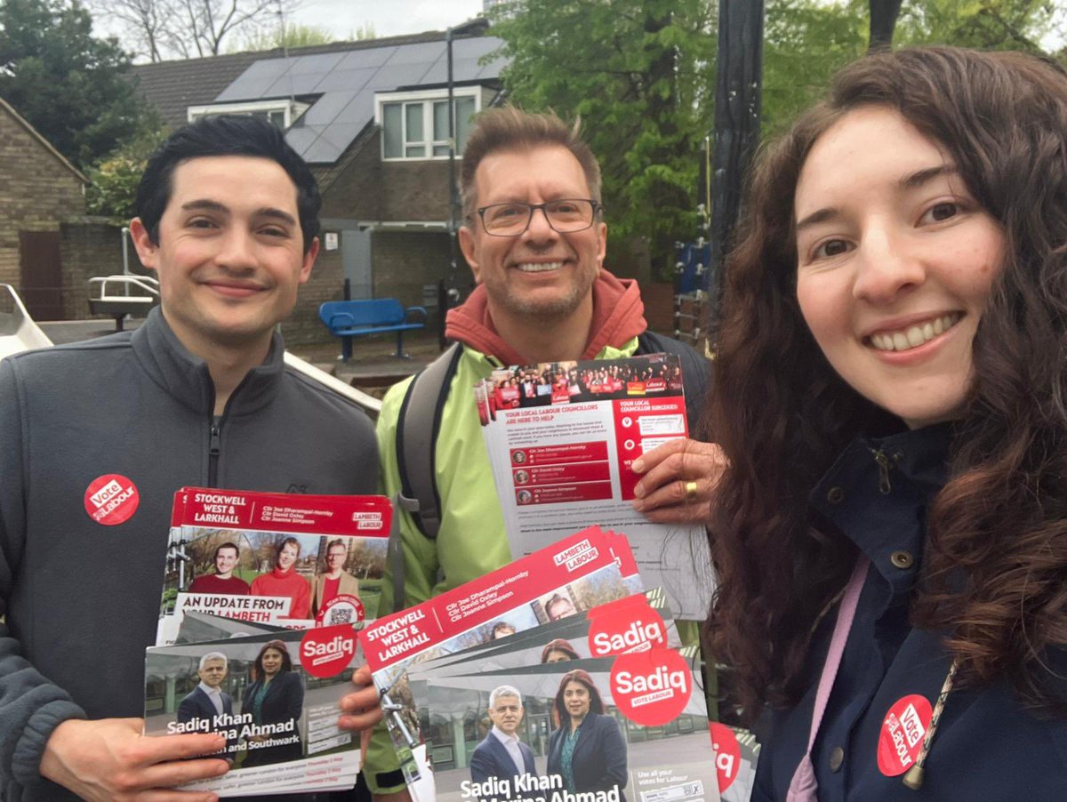 Leafleting in Stockwell West & Larkhall tonight, in support of @SadiqKhan and @LabourMarina. Only one week until polling day! 🌹🗳️