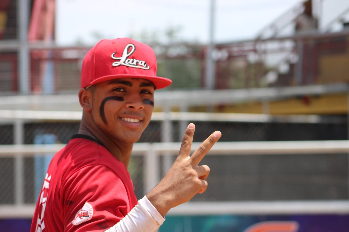 #Nacionales2024 ⚾ #RondaDeClasificacion Imágenes 📷 de los protagonistas del encuentro entre #Lara 🆚 #Aragua Se definen los finalistas del LXVI Campeonato Nacional U18 semillero del @teambeisbolve 🏟️ Ramón Pérez Arocha 🗺️ Charallave 📷 @guilloyaber #SembrandoBeisbol