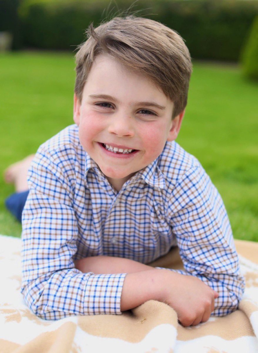#portrait The New photograph of Prince Louis on the occasion of his birthday on 23 April 2024 was taken by the Princess of Wales in Windsor where the family resides at Adelaide Cottage. 
#princelouis #britishroyals #windsor #portraitsofficial #birthday #royalbirthday