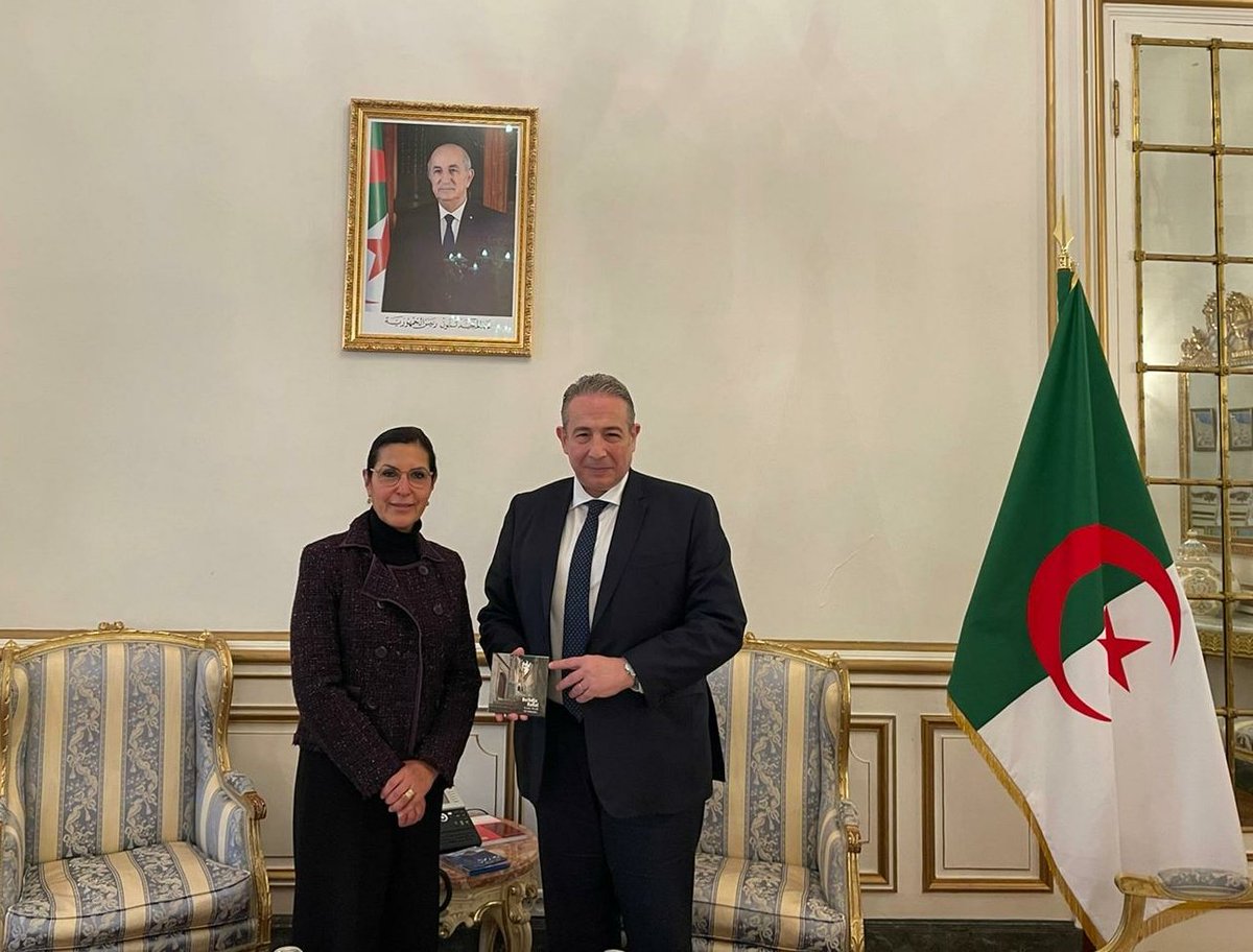 ambalgerieparis's tweet photo. Avec l'artiste @beihdjarahal, grande interprète de la 🎼 #AraboAndalouse 🇩🇿, l'Ambassadeur Saïd Moussi a eu un bel échange sur la promotion du #Patrimoine_Musical algérien. 
#MusiqueAlgérienne #PatrimoineCulturelAlgérien #ProtectAlgerianHeritage #Rythmeharmonie #DiasporaDz https://t.co/GycddZH5eW