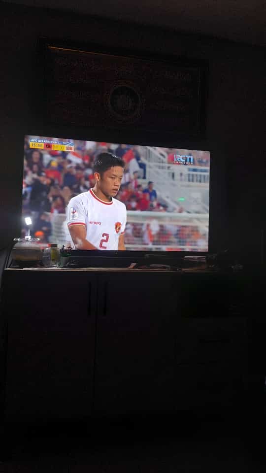 putraecka's tweet photo. Yukk bs yukk 🇮🇩 2-1 🇰🇷Semoga begadangnya ga sia-sia. #TimnasU23 #TimnasU23 #ngantorngantuk https://t.co/eF3ZYVS2ot