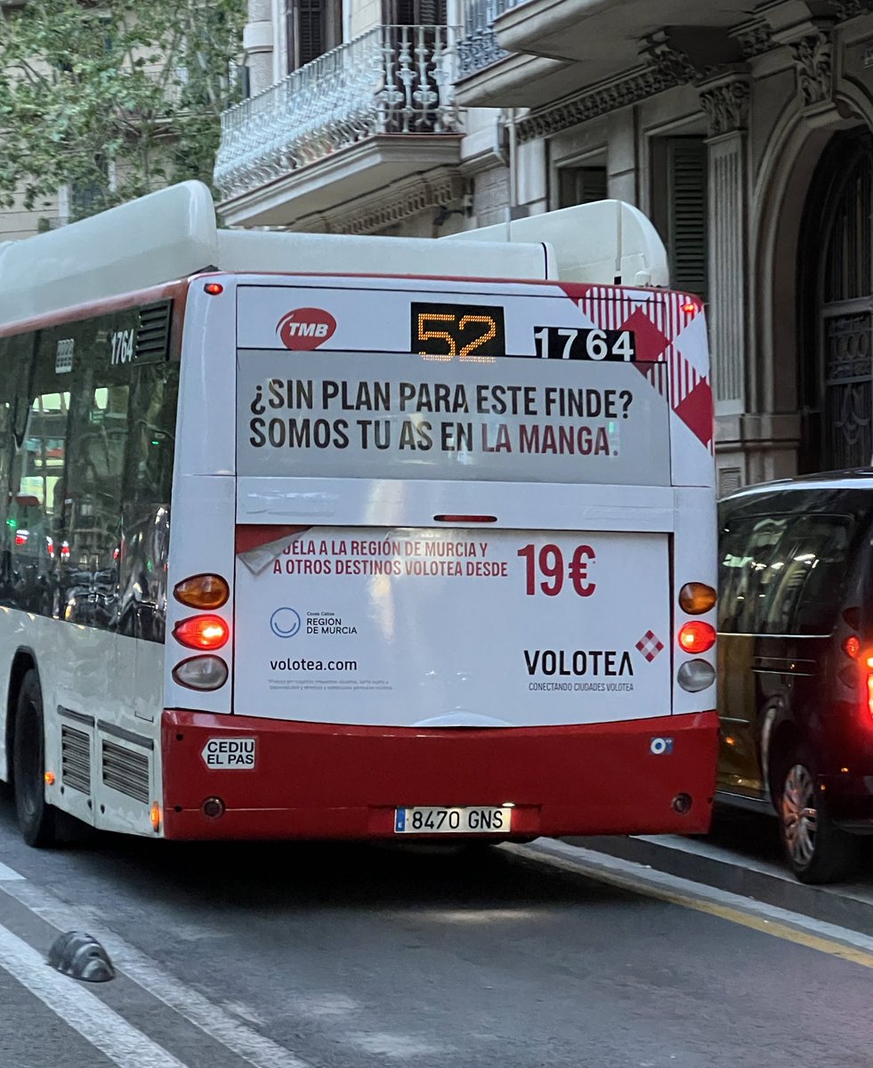 azafatahipoxica's tweet photo. La campaña de @volotea de @putosmodernos 😂✈️❤️ https://t.co/E9ov2E71i2