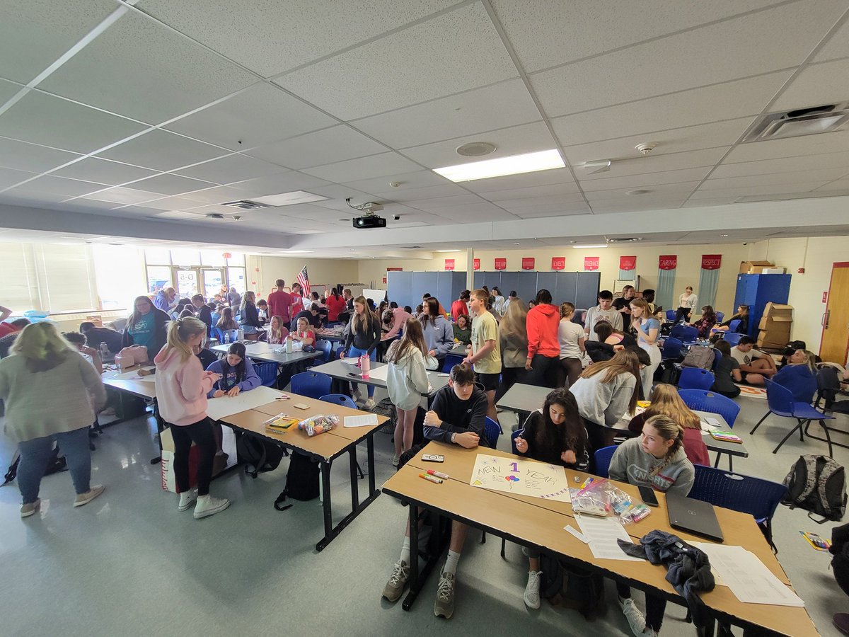 Lindsay Six tweet media