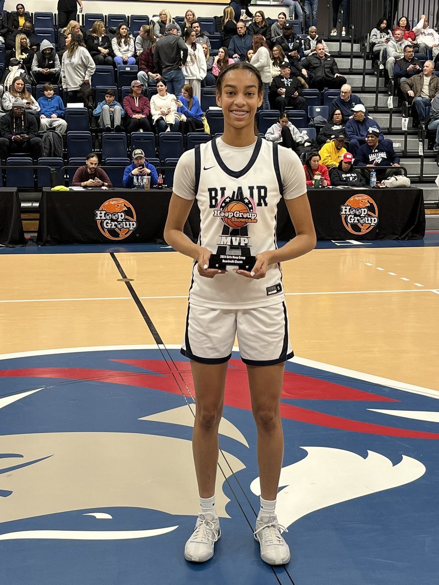 ‼️COACHES‼️ Get into a player named Kennedy Henry!! 6’1” CG formerly committed to Virginia Tech. Since Kenny’s departure, she has decommited & is open to any & all schools! She plays for Philly Rise & will be attending Westtown HS for her senior year. An academic wiz! 📚