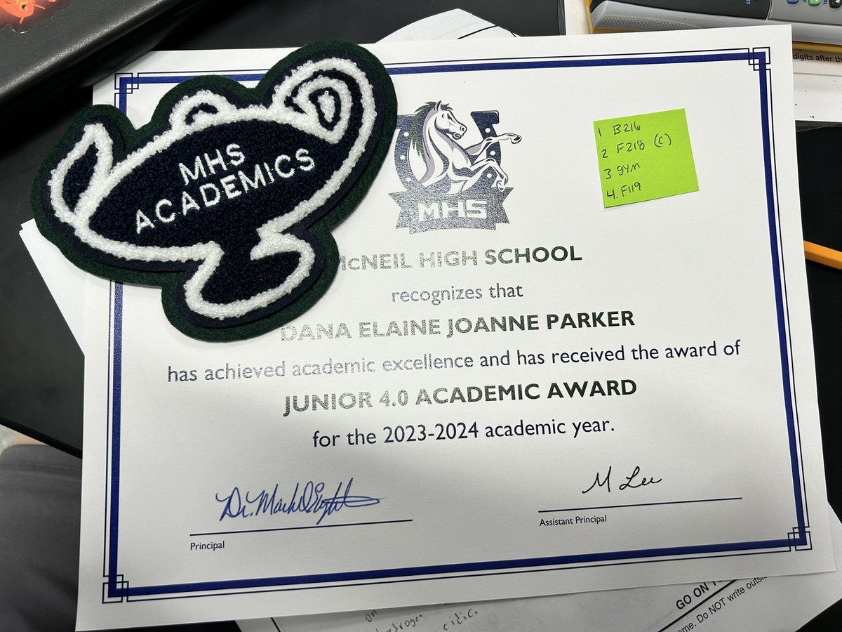 LParkerL's tweet photo. I'm so proud of how hard @DanaParker2025  works on her studies and on the court. She has physical training twice a week and mental training once a week on top of her studies and her basketball select team practice. #dedication #4point0
@phoenixselect https://t.co/DlYEY58tsK