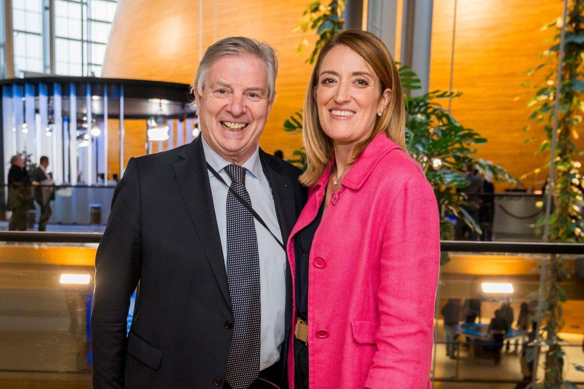 Het werk zit erop: mijn laatste dag in Straatsburg🇪🇺 als Europarlementariër. Na 20 jaar is het even slikken, maar op naar de volgende uitdaging! Ik wil iedereen bedanken voor het vertrouwen.

<a href="/EP_President/">Roberta Metsola</a>