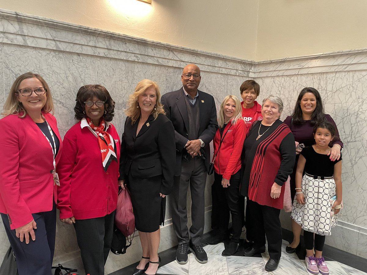 Maryland’s 760,000 family caregivers could soon be eligible for financial relief with today’s signing of SB 202 by @GovWesMoore. This bill is desperately needed by Maryland’s hundreds of thousands of family caregivers in need of support. states.aarp.org/maryland/mdga-…