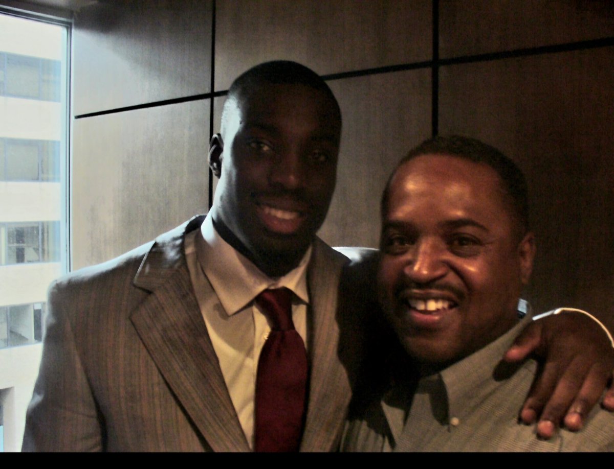 15 years ago with 25th pick in 2009 NFL Draft, the Miami Dolphins selected Vontae Davis. Memories of his kindness, friendship and legacy will always be cherished. 🙏🏾