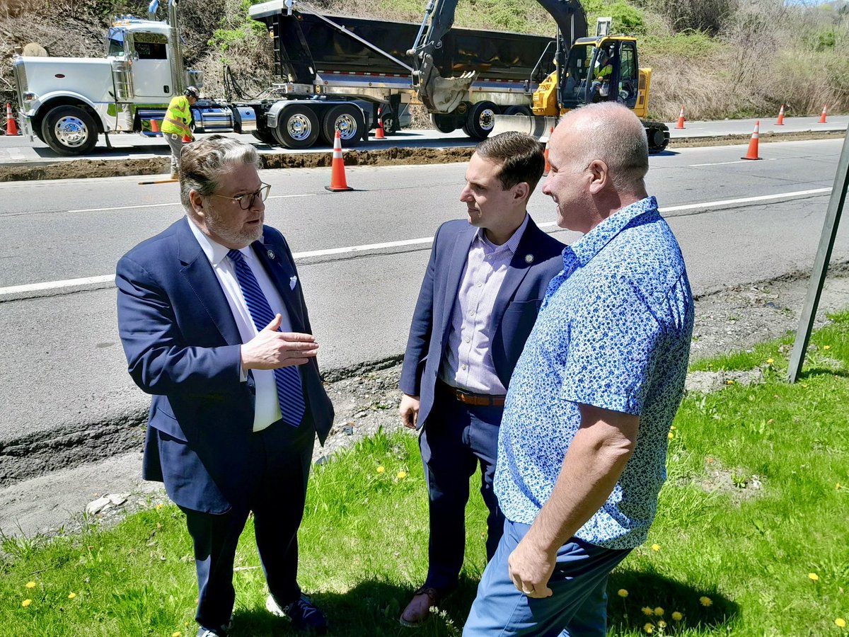 Pleased to report the @NYSDOTHV has started 12 miles of replacing of Rte 22 from Brewster to Pawling. Here inspecting the work with Southeast Supervisor Nick Durante and Assemblymen Matt Slater.