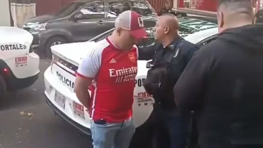 ¡Asesino! El candidato a concejal de Morena en la Benito Juárez, Hugo Torres Zumaya fue detenido por asesinar al esposo de su amiga

#NarcoCandidataClaudia46
#NarcoPresidenteAML046