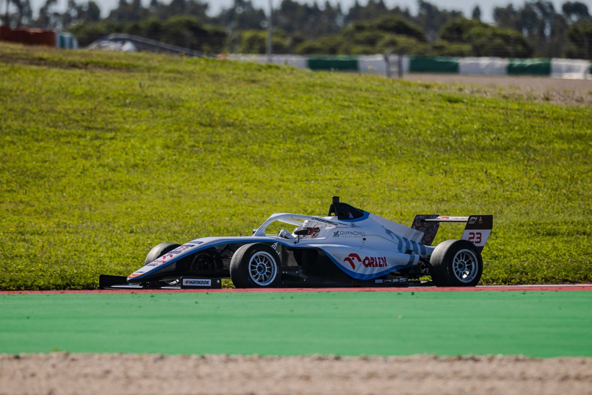 💪🏻 Very positive days in Jarama with the team! We are ready the new F4 Spanish Championship season!

@teamorlen @grupaorlen
📸 @fr_network @vinyi_arnau96

#F4 #F4Spain #Formula4 #F4SpanishChampionship #racing #motorsport #f1 #roadtof1 #cars #car #race #weliveforracing  #viaf1