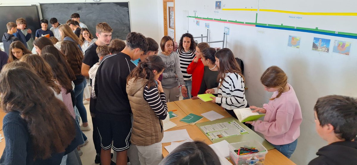 insaferrer's tweet photo. Una delegació d'ambaixadores @insaferrer ha estat convidada a Mallorca per explicar el nostre projecte educatiu i il·lusionar els estudiants de @IBinissalem a impulsar la transformació educativa en el seu centre! Amb els docents @srdelafu i @dalmas_laura Gràcies! #CeFoRe https://t.co/2PZKI2s6L8