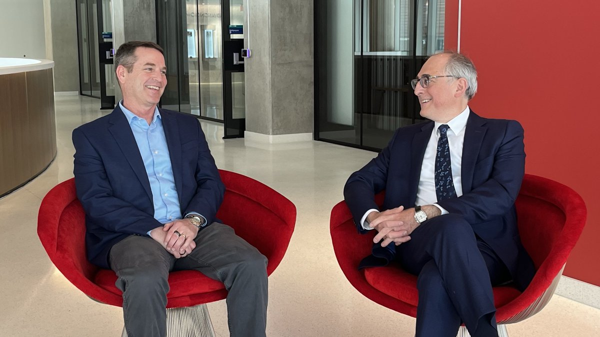 Here's a behind-the-scenes peek at a landmark meeting! Dr. Gary Miller and Dr. Konstantinos Lazaridis met at Mayo Clinic to explore the crucial role of the #exposome — external drivers impacting health. A pivotal moment for #exposomics research! @GaryWMiller3 @DrLazaridis